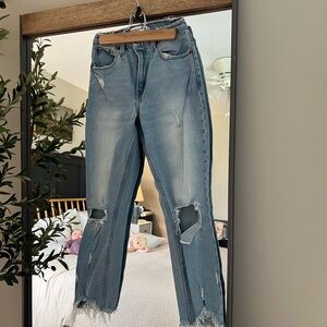 Abercrombie & Fitch High Rise Mom Jeans